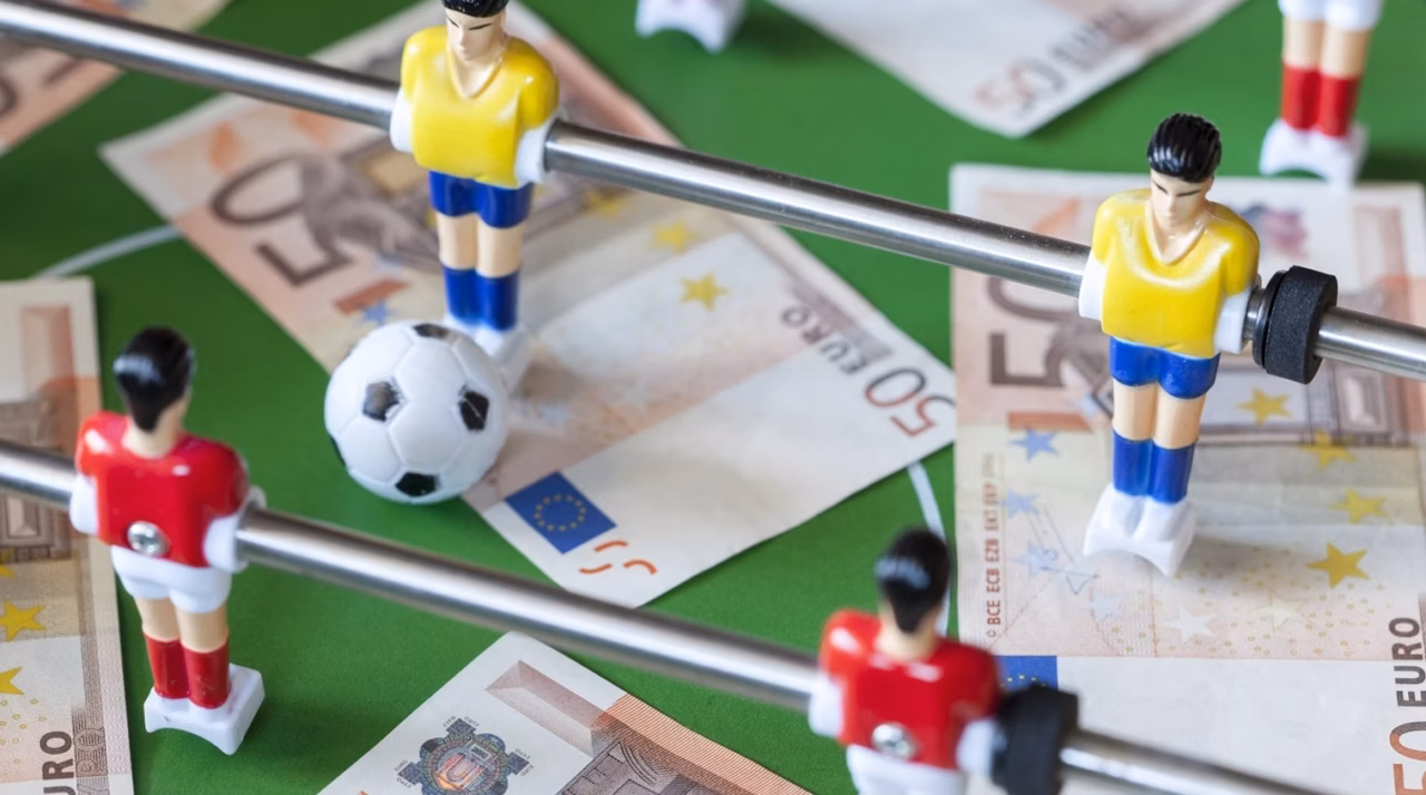 Où se situe le salaire mensuel de Kylian Mbappé en 2026 dans le foot mondial ?